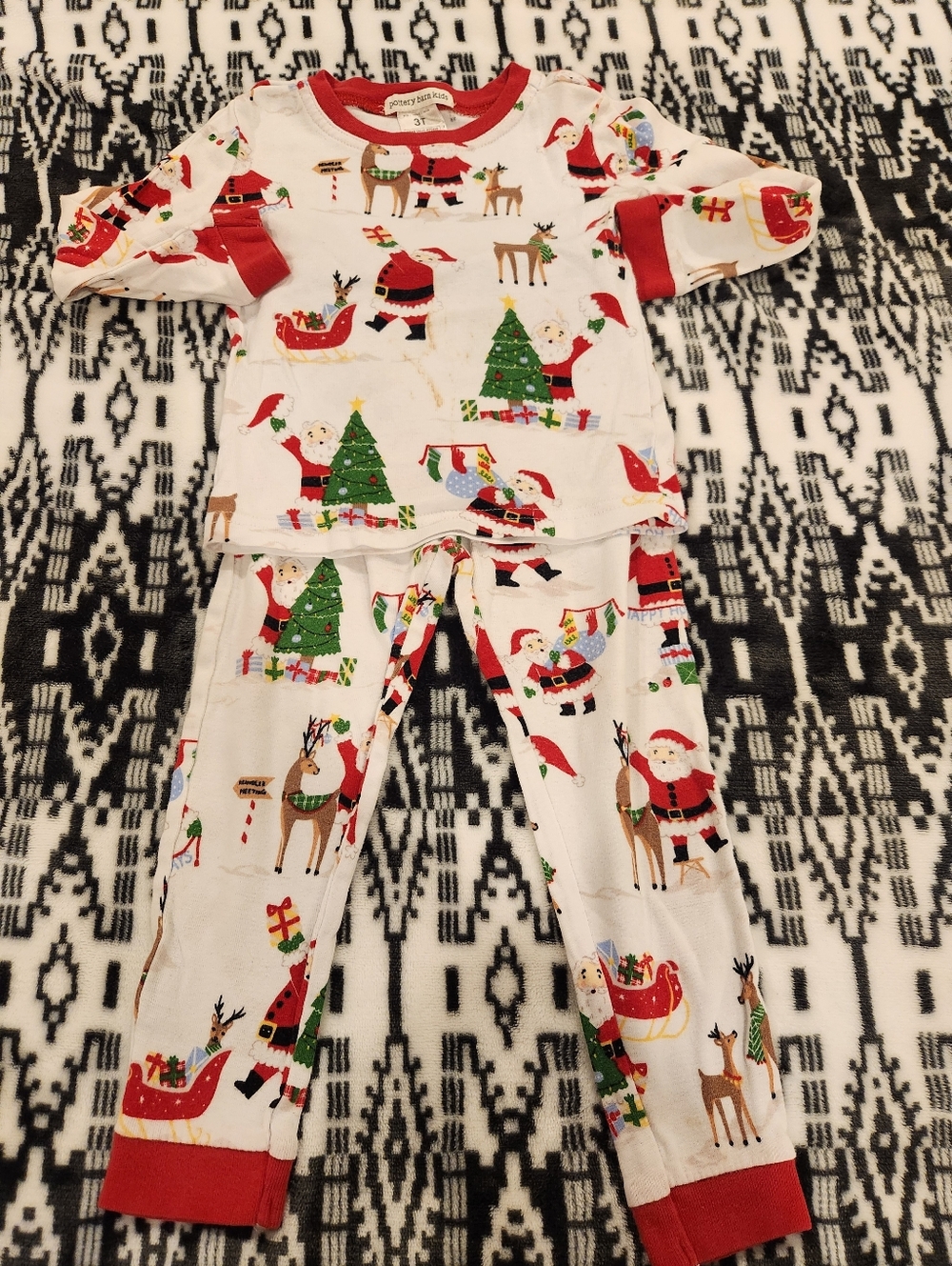 Pottery Barn Holiday Santa & Reindeer Kids Pajama Set - Red & White, Size 3T